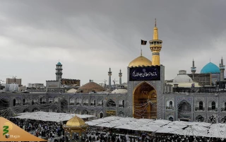 حرم مطهر رضوی در سوگ شهادت امام جواد(ع) سیاه پوش شد