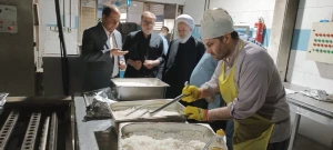 بازدید مسئول دفتر نمایندگی بعثه در نجف از آشپزخانه الغدیر+عکس 
