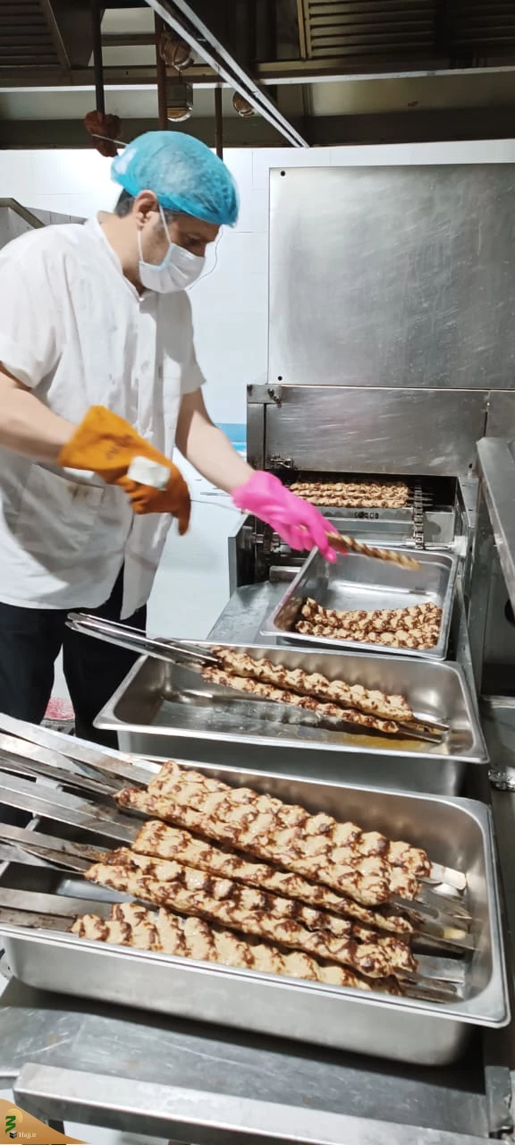 بازدید مسئول دفتر نمایندگی بعثه مقام معظم رهبری در نجف از اشپزخانه الغدیر  4