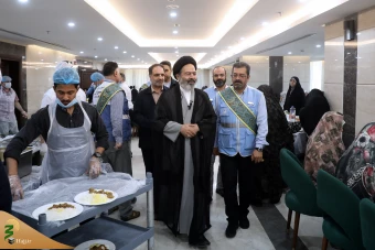 دیدار صمیمی سرپرست حجاج ایرانی با زائران کشورمان در مکه مکرمه _1 5