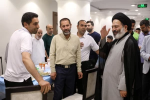 دیدار صمیمانه سرپرست حجاج ایرانی با زائران در هتل مواکب الکوثر مکه