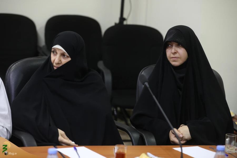 
حجت الاسلام والمسلمین نواب در جمع موکب داران اربعین حسینی:
اربعین یکی از حرکتهای عصر ظهور است 4