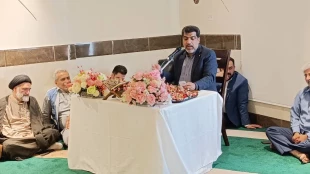 در محفل انس و معرفت مطرح شد:
توصیه پیامبر به عمار: اگر می‌خواهی نجات پیدا کنی، پیرو علی(ع) باش 6