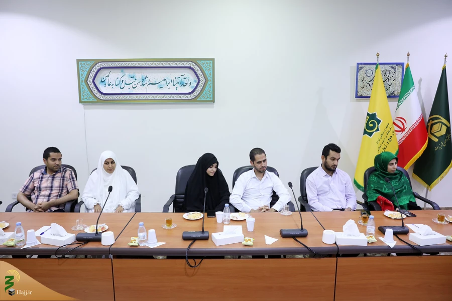 حجت الاسلام والمسلمین نواب در دیدار زوجهای جوان در مکه:
ایجاد آرامش و جلوگیری از فساد اخلاقی و اجتماعی از حکمتهای ازدواج است 6