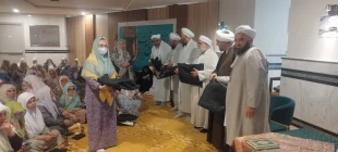 همایش باشکوه بانوان اهل سنت در سالروز ازدواج علی(ع) و زهرا(س)
زائران زن، یاد بانوان فداکار اسلام را در سرزمین وحی گرامی داشتند 2