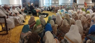 همایش باشکوه بانوان اهل سنت در سالروز ازدواج علی(ع) و زهرا(س)
زائران زن، یاد بانوان فداکار اسلام را در سرزمین وحی گرامی داشتند 3