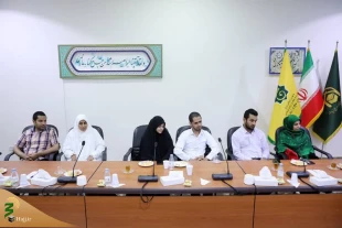 حجة الإسلام نواب فی لقائه مجموعة من الأزواج الشباب فی مکة: إن خلق السکینة و منع الفساد الأخلاقی و الاجتماعی من حکم الزواج. 3