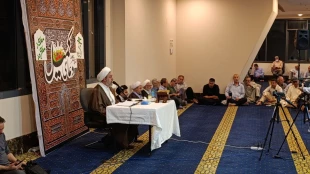 در مراسم دعای کمیل در هتل ویولت مطرح شد:
گناه انسان را از لذت مناجات محروم می کند 5