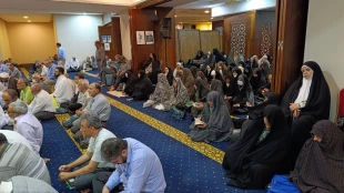 در مراسم دعای کمیل در هتل ویولت مطرح شد:
گناه انسان را از لذت مناجات محروم می کند 6