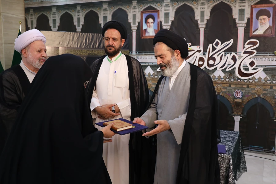 تجلیل از بانوان نخبه حج‌گزار در یک همایش علمی در مکه 2