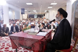 جري مراسم دعاء كميل للحجاج الإيرانيين في المسجد الحرام بمكة المكرمة بحضور رئيس بعثة الحجاج الإيرانيين
