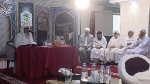 امام جمعه قشم در همایش سراسری زائران اهل سنت:
راه آزادی قدس، تحقق امت واحده اسلامی است 2