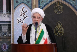 نماینده ولی فقیه در امور حج و زیارت در نشست «حج از نگاه رهبری»:
حضرت ابراهیم(ع) پیشتاز برائت از شرک و مشرکان است 6