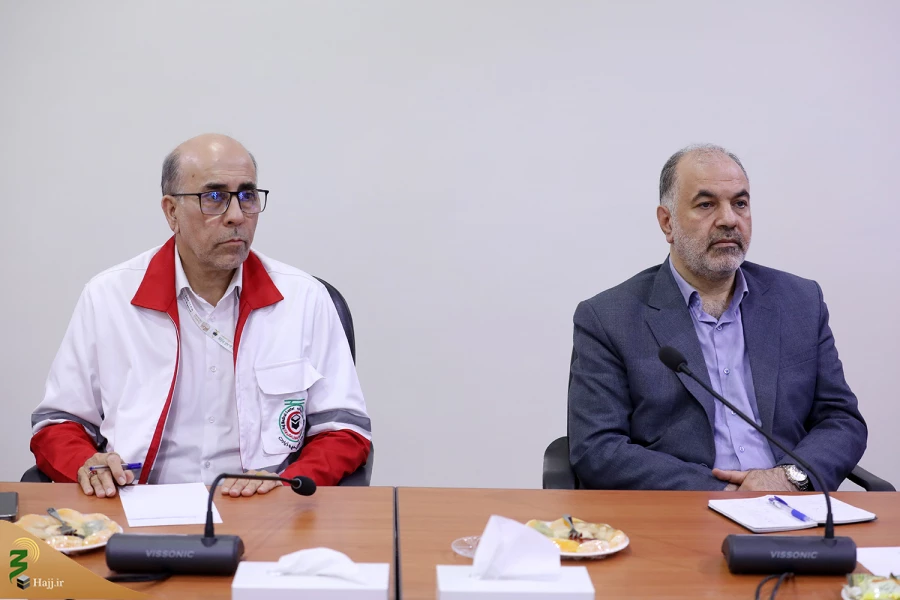 نشست سه ساعته شورای برنامه ریزی حج و زیارت در مکه مکرمه:
ثبت رکورد تاریخی در کاهش تاخیر پروازهای حجاج/ آمادگی بخشهای مختلف عملیات حج برای ایام تشریق/ ارائه گزارش از روند حج به رئیس جمهور 9