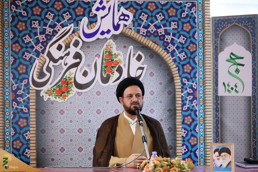 حجت الاسلام والمسلمین نواب مطرح کرد:
مسئولیت سنگین روحانیون کاروان ها و قدرشناسی فرصت یکماه راهنمائی زائران 3