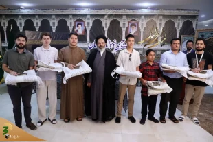 حجة الاسلام نواب؛ إن حضور المراهقین فی الحج تعتبر عملاً قیماً و استثماراً لمستقبلهم. 4