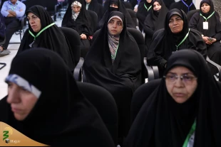 سرپرست حجاج ایرانی در دیدار خانواده معظم شهدا:
آفرین به فرزندان ملت ایران که در شهادت بر هم سبقت می‌گرفتند 5