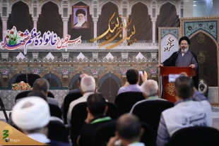 رئيس الحجاج الإيرانيين في لقاء عوائل الشهداء: هنيئاً لأبناء الأمة الإيرانية الذين سبقوا على بعضهم البعض في الشهادة. 2