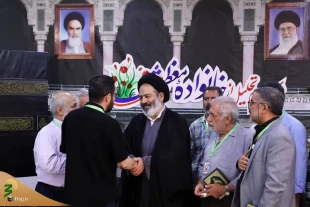 رئيس الحجاج الإيرانيين في لقاء عوائل الشهداء: هنيئاً لأبناء الأمة الإيرانية الذين سبقوا على بعضهم البعض في الشهادة. 5