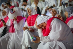 حاجی نوشت؛
یا فارس الحجاز ادرکنی