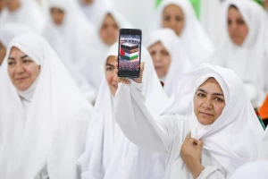 برگزاری همزمان مراسم برائت از مشرکین در 57 مجموعه ایرانی در عرفات
