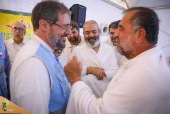 بازدید میدانی سرپرست حجاج ایرانی از بیمارستان صحرایی و کاروان جانبازان در عرفات 2