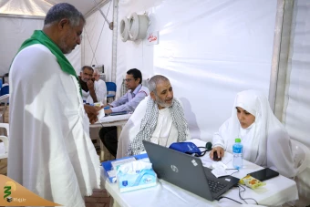 بازدید میدانی سرپرست حجاج ایرانی از بیمارستان صحرایی و کاروان جانبازان در عرفات 38