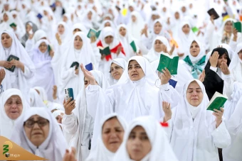 دعای عرفه زائران ایرانی ؛ قله عرفان اسلامی در صحرای عرفات 70