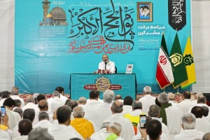 Head of the Iranian pilgrims in Arafat Desert: 
acqittal from polytheists; tradition of prophets and free people throughout history/ Imam Khomeini (RA) is the reviver of Ibrahimi Hajj
