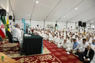 أكد حجة الإسلام سيد عبد الفتاح نوّاب، ممثل الولي الفقيه في شؤون الحج و الزيارة في صحراء العرفات بأن البراءة من المشركين سُنّة الأنبياء و الأحرار على مرّ التاريخ. 2