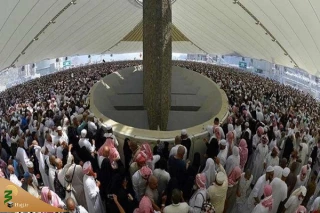 آغاز مراسم رمی جمره در منا
