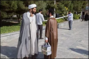 نماز و روزه طلاب و دانشجویان در محل تحصیل