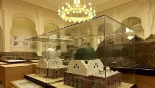 نمایش بزرگترین قرآن جهان در موزه مکه 2