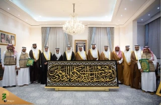 تحویل پرده کعبه به خادمان بیت‌الله الحرام