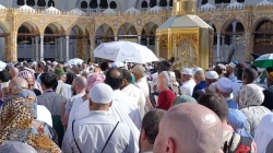عکس: درخواست مهم از مسلمانان در میانه طواف 2