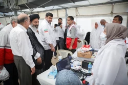 بازدید سرپرست حجاج ایرانی از مرکز بهداشت و درمان مستقر در سرزمین منا 13