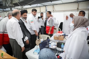 بازدید سرپرست حجاج ایرانی از مرکز بهداشت و درمان مستقر در سرزمین منا 13