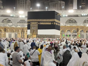 آخرین طواف و دیدار کعبه؛ پایان حسرت‌بار سفری شورانگیز+فیلم