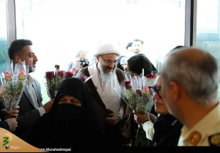 تصاویری از بازگشت اولین کاروان حاجیان ایرانی از عربستان به تهران 16