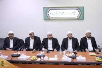 دیدار اعضای کاروان قرآنی نور با نماینده ولی‌فقیه در امور حج و زیارت 20