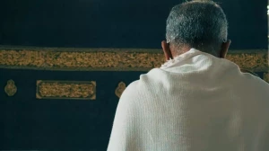 شب جمعه، مسجدالحرام و دعای کمیلِ پیش از وداع+فیلم