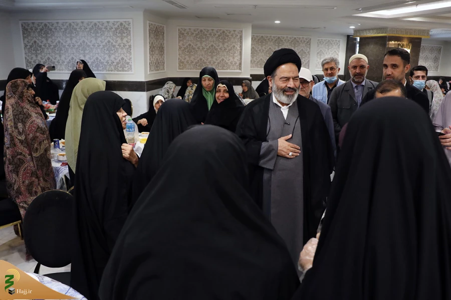 گفتگوی صمیمی سرپرست حجاج ایرانی با حاجیان در هتل منار توحید/ پاسخ به سوالات و تقدیر از عملکرد معینه ها 5