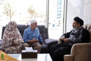 Head of Iranian Pilgrims Holds Intimate Conversation With Pilgrims at Manar Tohid Hotel/Answers Questions and Appreciates the Performance of Officials 7