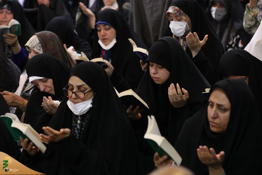 مراسم دعای کمیل زائران ایرانی در مکه مکرمه 31