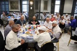 دیدار صمیمی سرپرست حجاج ایرانی با زائران کشورمان در مکه مکرمه _3 7