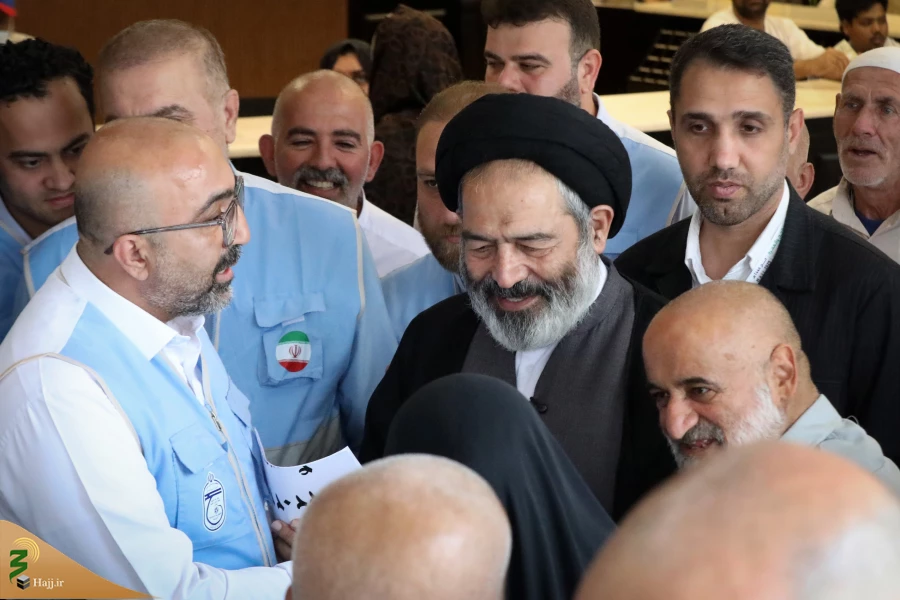 دیدار صمیمی سرپرست حجاج ایرانی با زائران کشورمان در مکه مکرمه _3 21