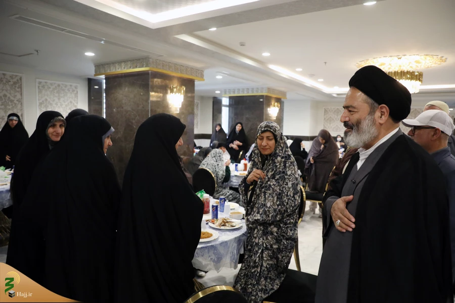 دیدار صمیمی سرپرست حجاج ایرانی با زائران کشورمان در مکه مکرمه _3 14