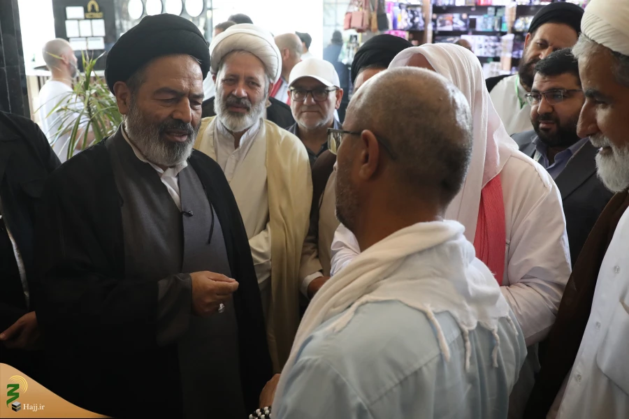 دیدار صمیمی سرپرست حجاج ایرانی با زائران کشورمان در مکه مکرمه _3 24