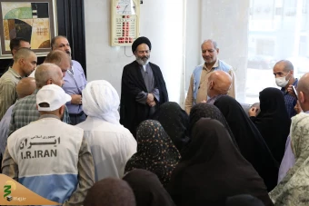 دیدار صمیمی سرپرست حجاج ایرانی با زائران کشورمان در مکه مکرمه _3 30