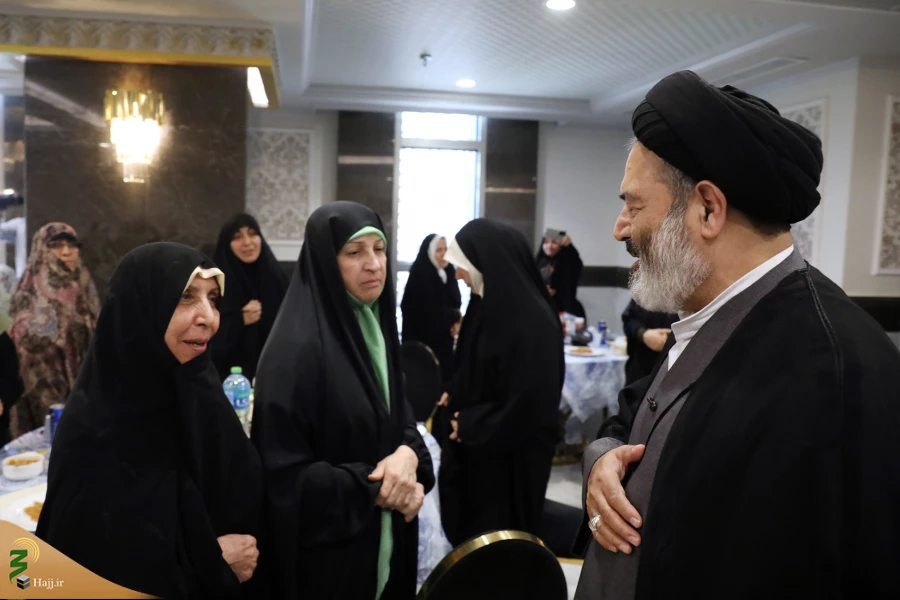 دیدار صمیمی سرپرست حجاج ایرانی با زائران کشورمان در مکه مکرمه _3 16